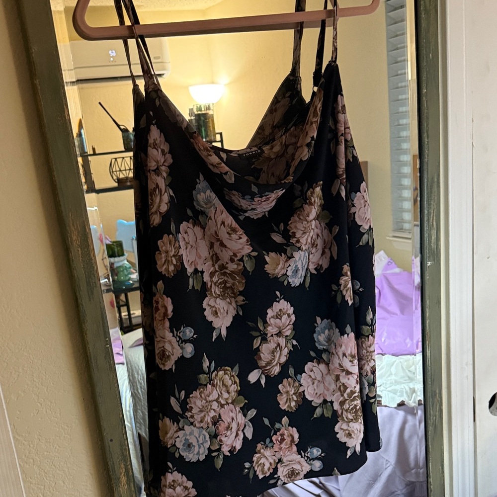 Floral Black Cowl Neck Camisole Top Torrid Size 1. 706